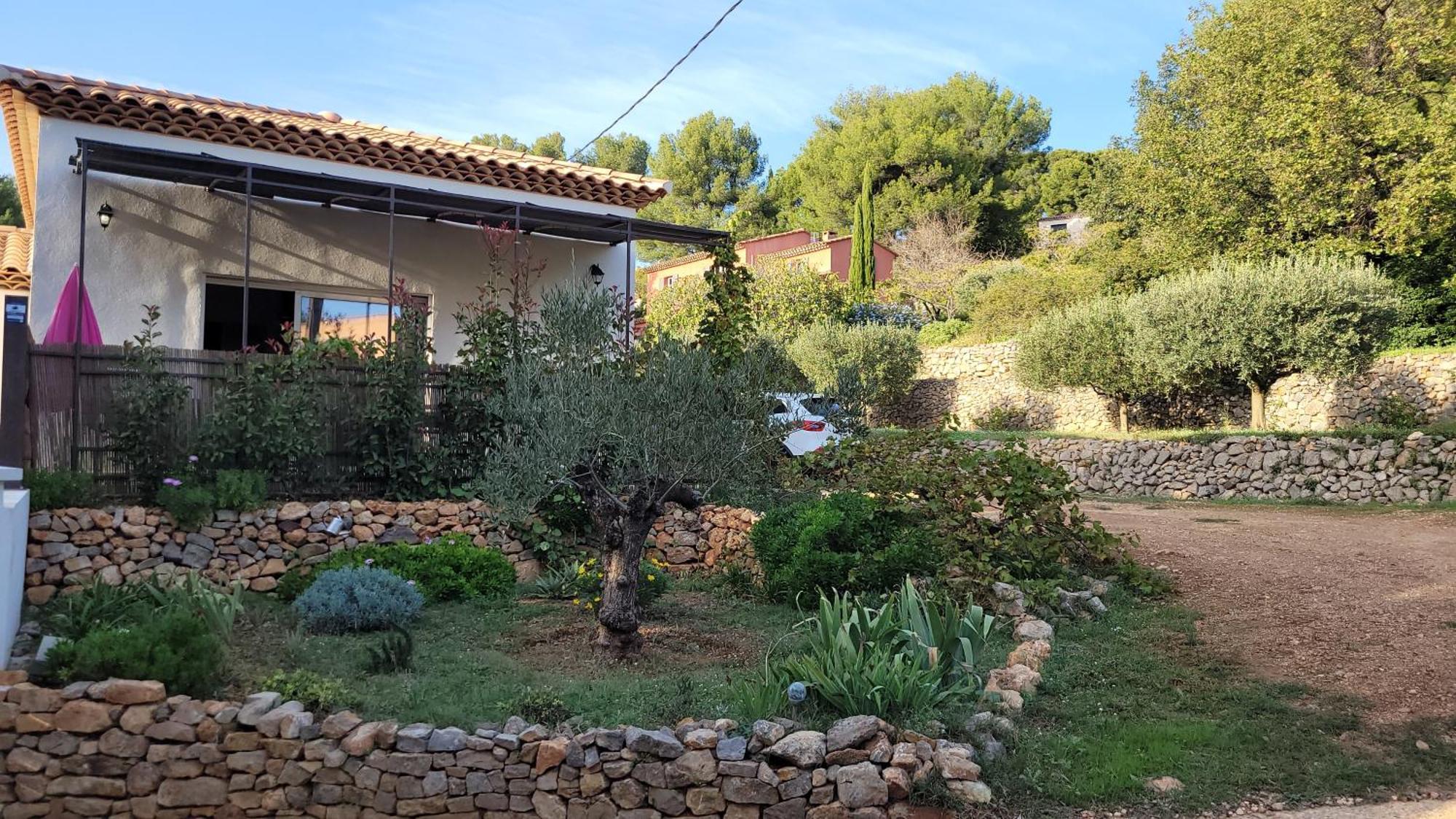 Jolie Maison Neuve Entre Mer Et Colline En Provence Ольуль Экстерьер фото